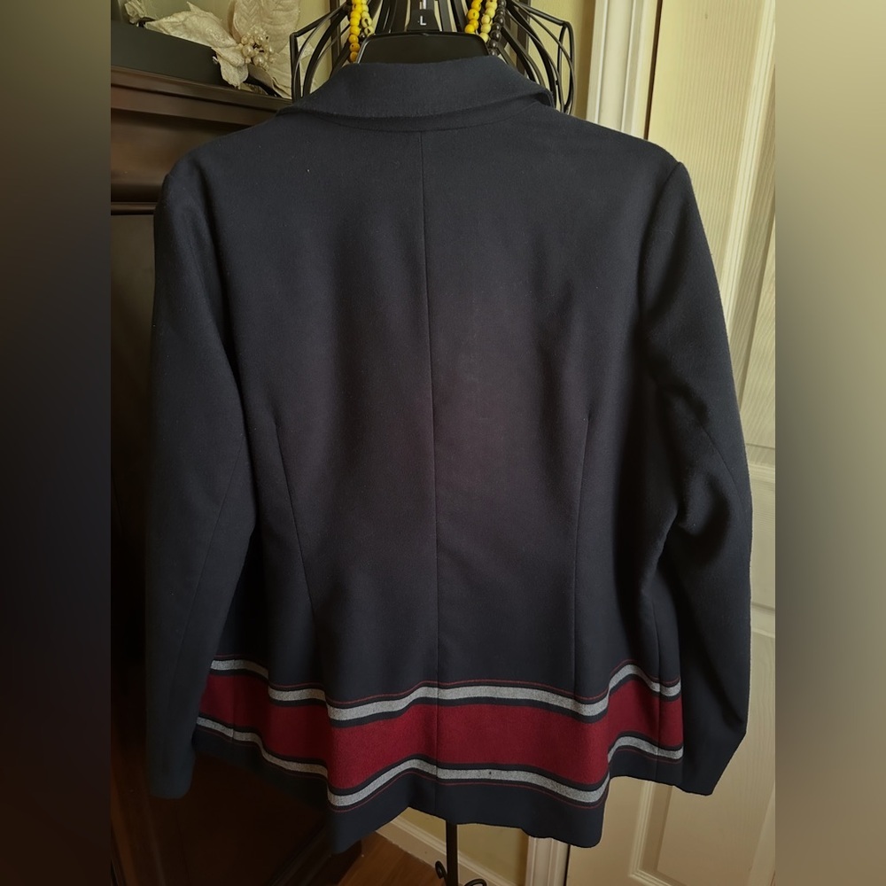 Crown & Ivy Blazer - Picture 5 of 5